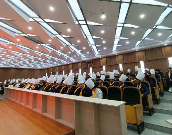 我系邀请企业行政总厨来校授课(图4) 我系邀请企业行政总厨来校授课(图4)